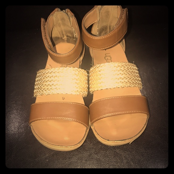 Ugg girl slipper size 12 - Picture 1 of 5